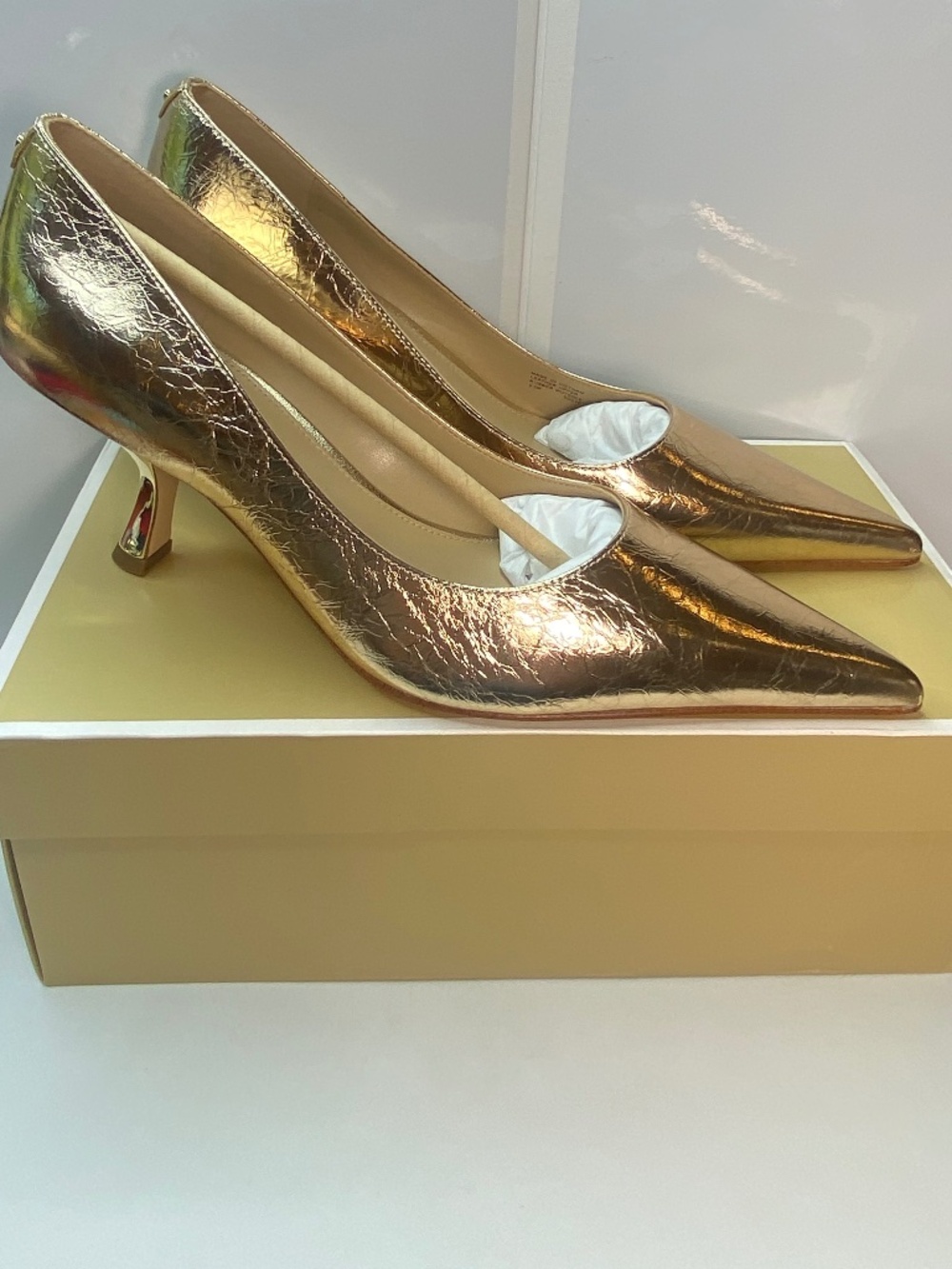 MICHAEL Michael Kors Women's Luna Mid Pumps, Pale Gold Leather, US  Size 9.5 NIB